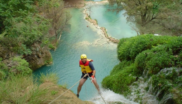  Descending walls 